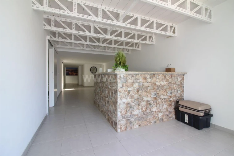 Armazém para Venda em Oliveira do Douro Foto 2