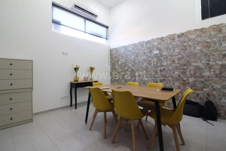 Armazém para Venda em Oliveira do Douro Foto 19