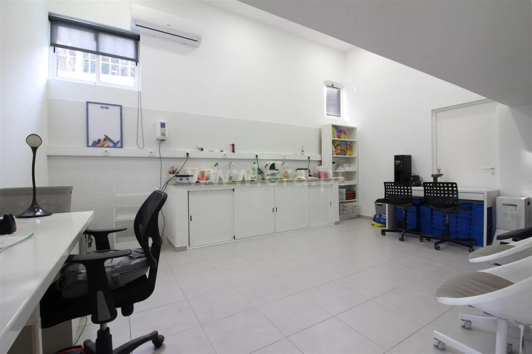 Armazém para Venda em Oliveira do Douro Foto 3