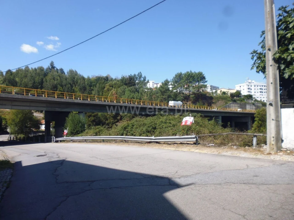 Terreno para Venda em Vilar de Andorinho Foto 2