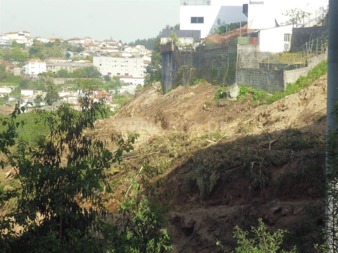 Terreno para Venda em Vilar de Andorinho Foto 9