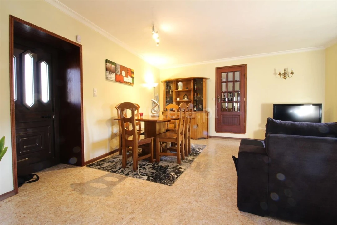 Moradia T6 para Venda em Oliveira do Douro Foto 3