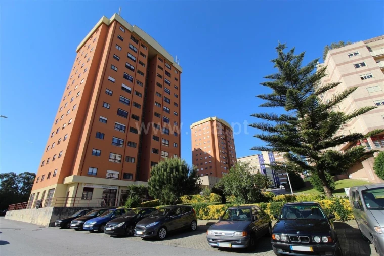 Loja para Venda em Vilar de Andorinho Foto 1