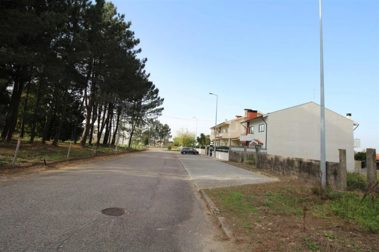 Terreno para Venda em Vilar de Andorinho Foto 2