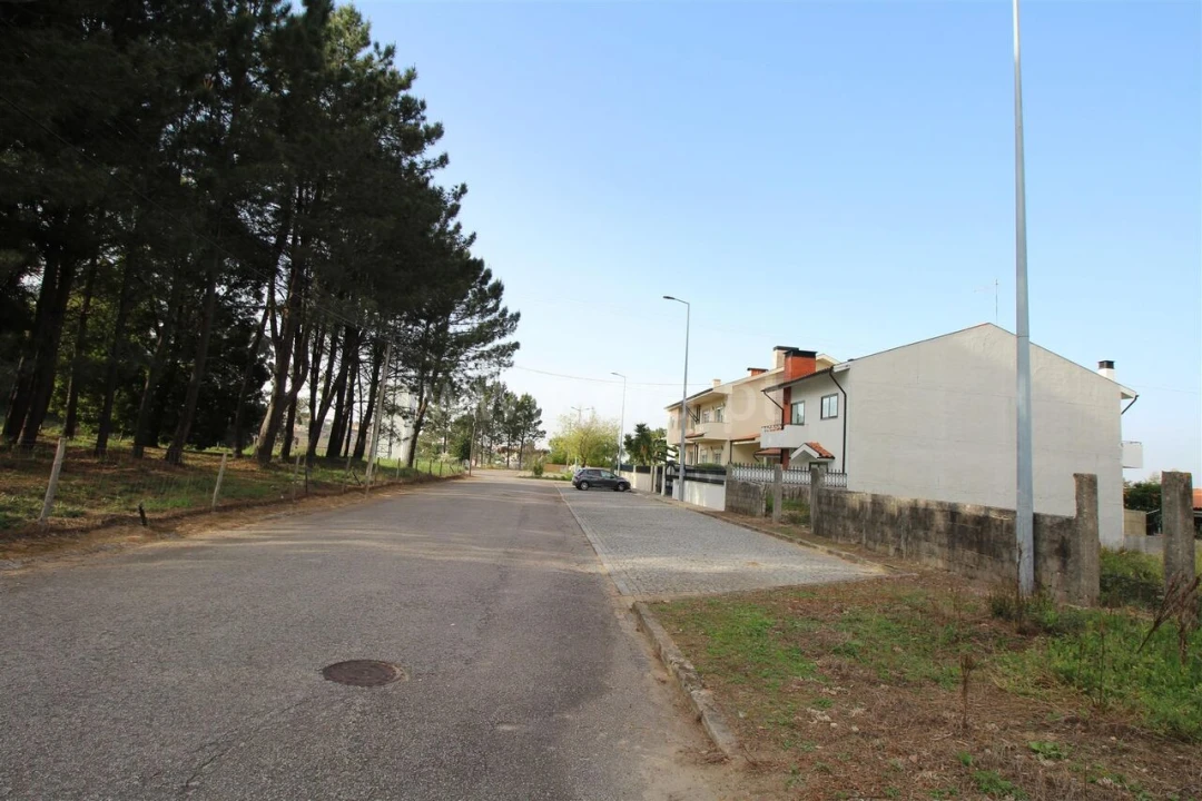 Terreno para Venda em Vilar de Andorinho Foto 2