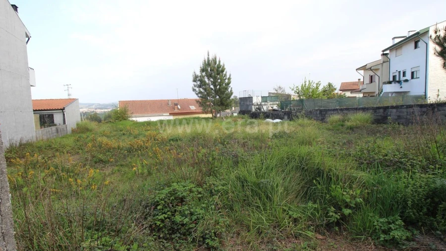 Terreno para Venda em Vilar de Andorinho