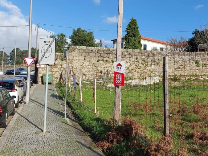 Terreno para Venda em Oliveira do Douro Foto 3