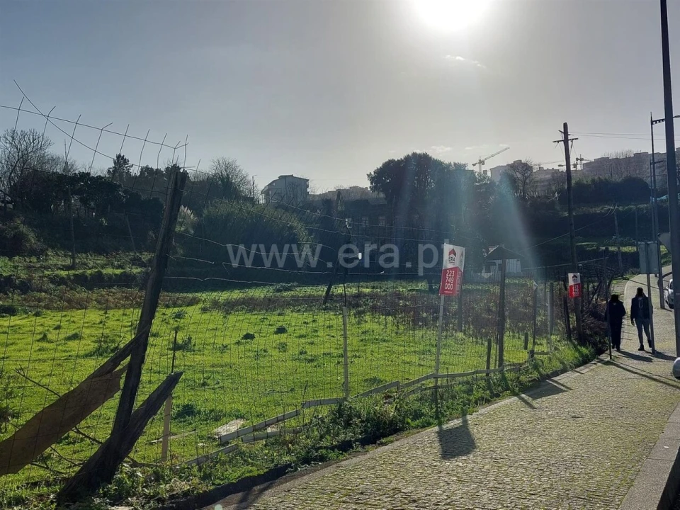 Terreno para Venda em Oliveira do Douro Foto 10
