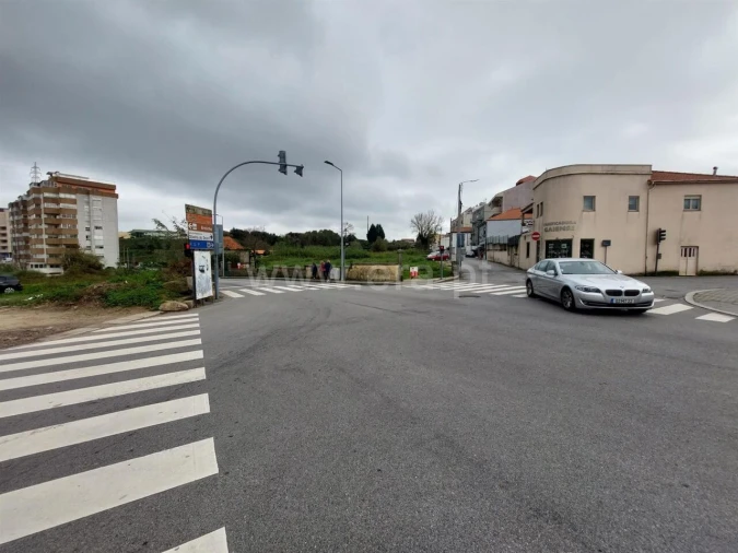 Terreno para Venda em Oliveira do Douro Foto 5