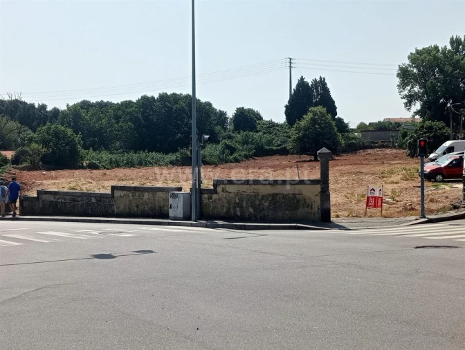 Terreno para Venda em Oliveira do Douro Foto 8