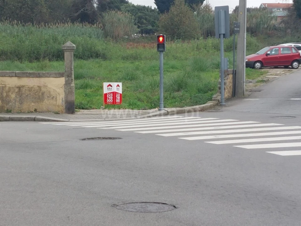 Terreno para Venda em Oliveira do Douro Foto 6