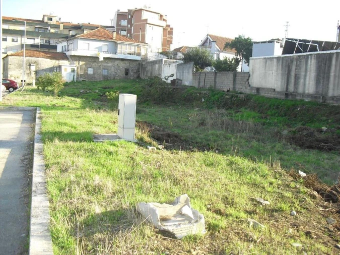 Terreno para Venda em Oliveira do Douro Foto 11