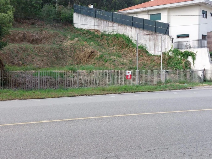 Terreno para Venda em Santa Maria de Lamas Foto 6