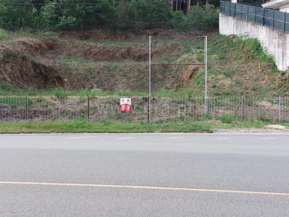 Terreno para Venda em Santa Maria de Lamas Foto 7