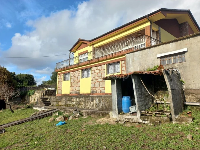 Moradia T3 para Venda em Oliveira do Douro Foto 8