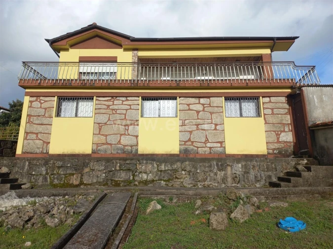 Moradia T3 para Venda em Oliveira do Douro Foto 7