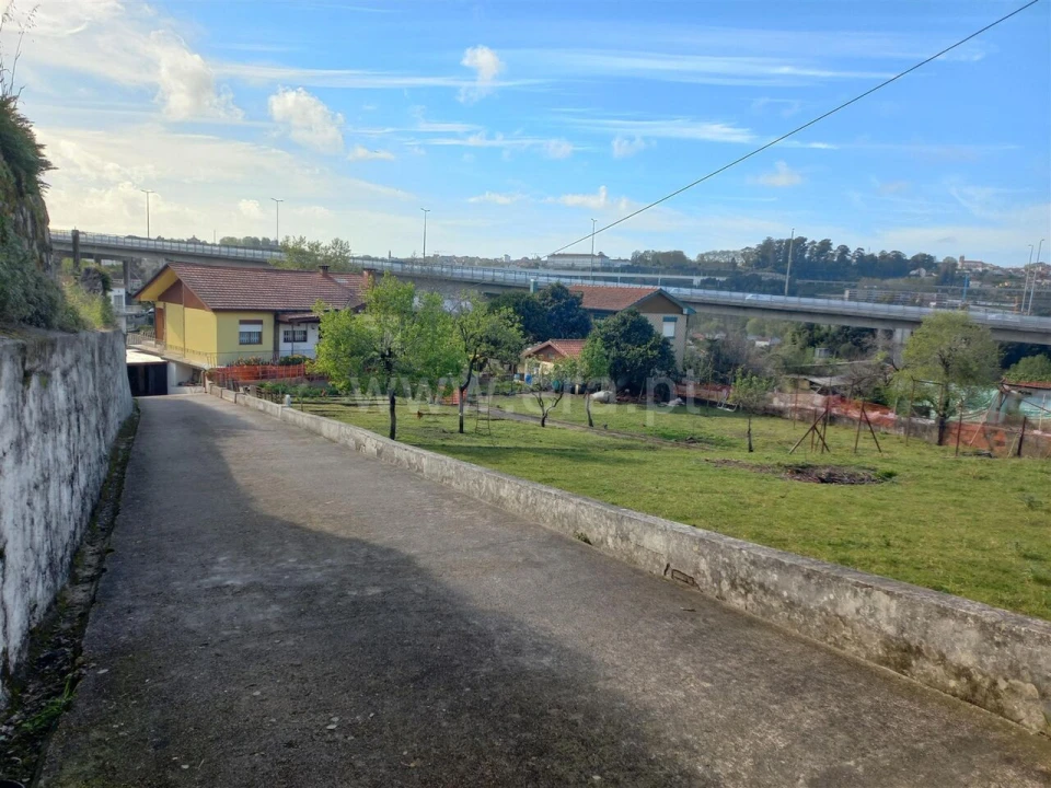 Moradia T3 para Venda em Oliveira do Douro Foto 10