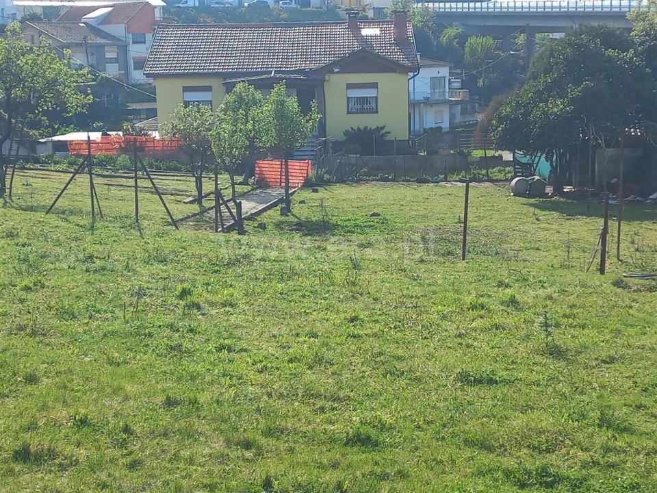 Moradia T3 para Venda em Oliveira do Douro Foto 9