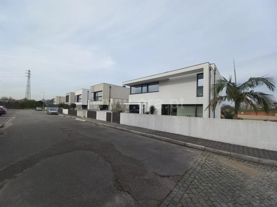 Terreno para Venda em Oliveira do Douro Foto 2