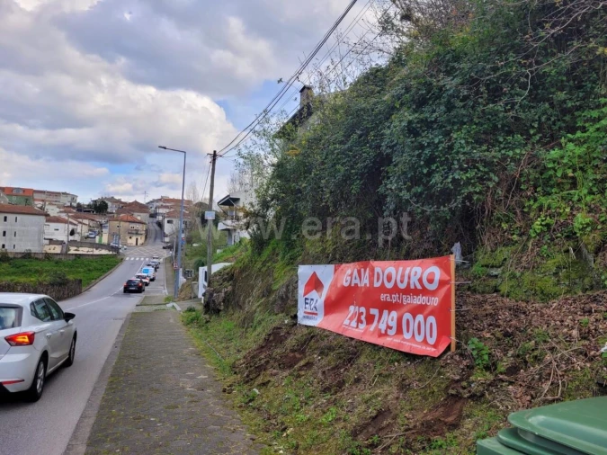 Terreno para Venda em Oliveira do Douro Foto 2