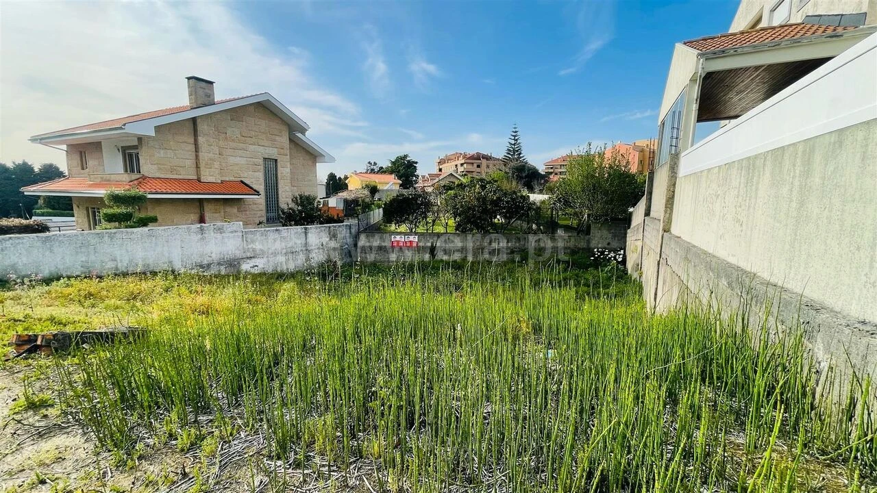 Terreno para Venda em Canelas Foto 1