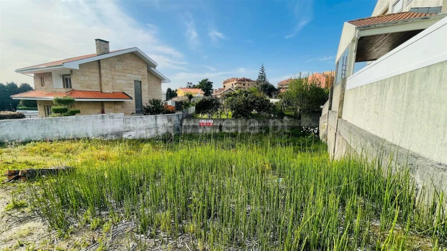 Terreno para Venda em Canelas Foto 1