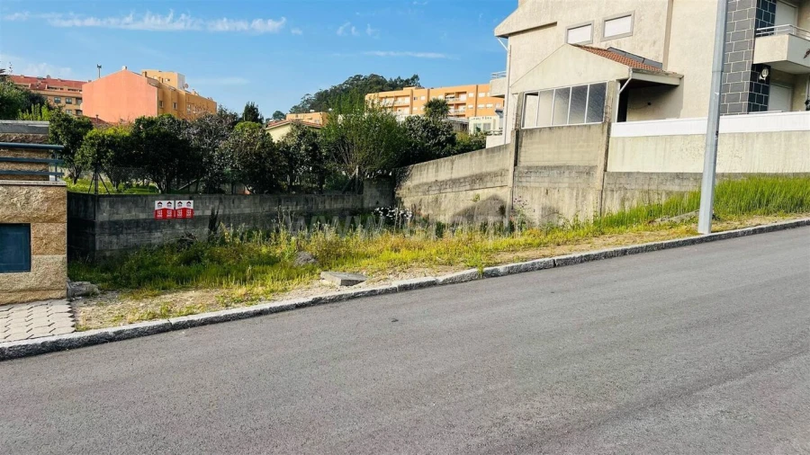 Terreno para Venda em Canelas Foto 3