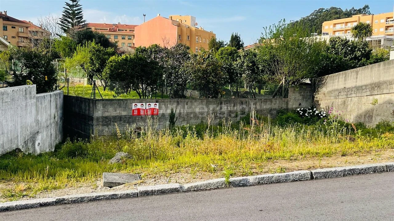 Terreno para Venda em Canelas Foto 2