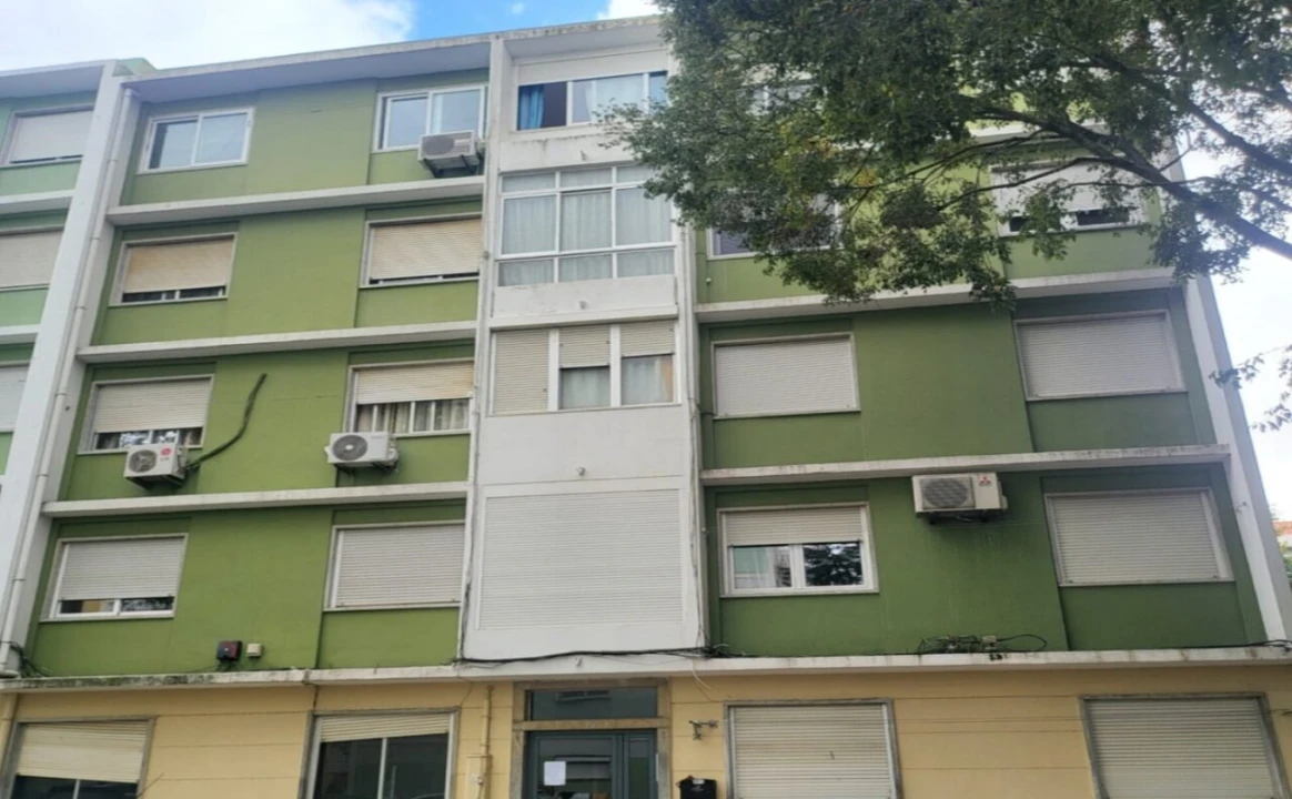 Apartamento T2 para Venda em Benfica Foto 1