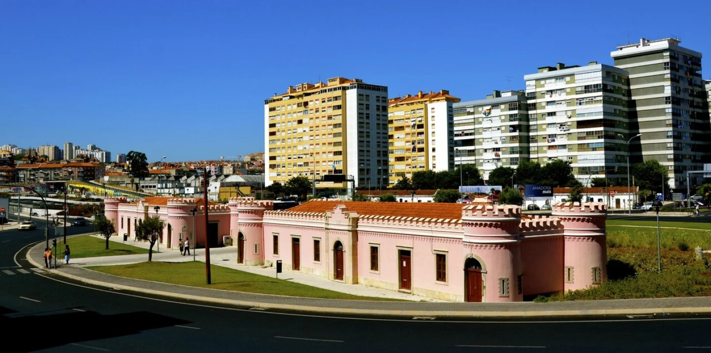 Apartamento T2 para Venda em Benfica Foto 2