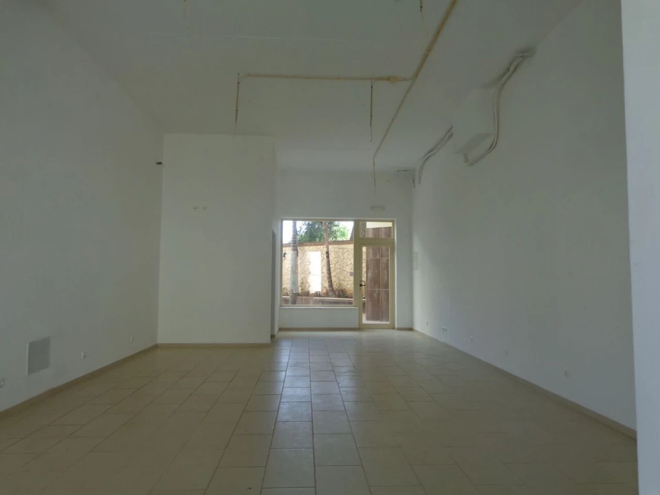 Loja para Venda em Ferragudo Foto 3