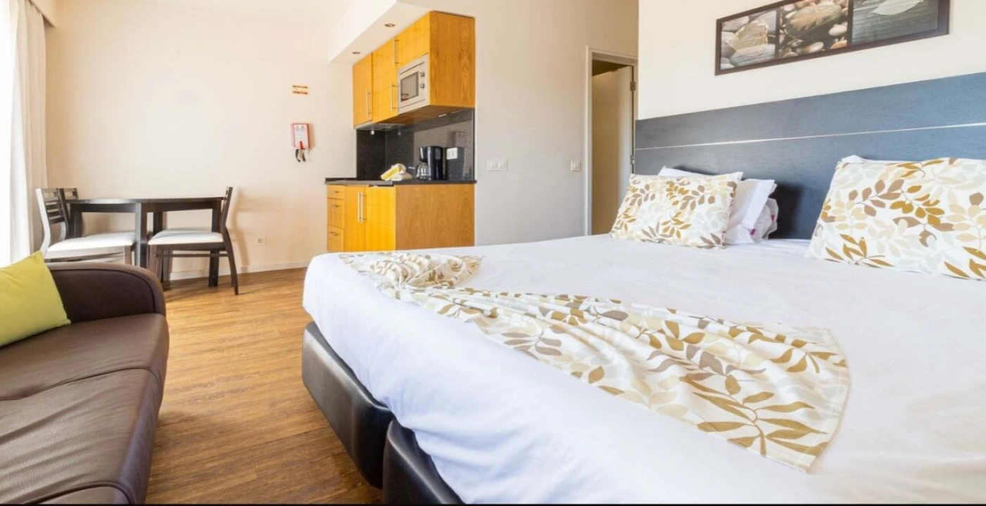 Apartamento T0 para Venda em Alvor Foto 4