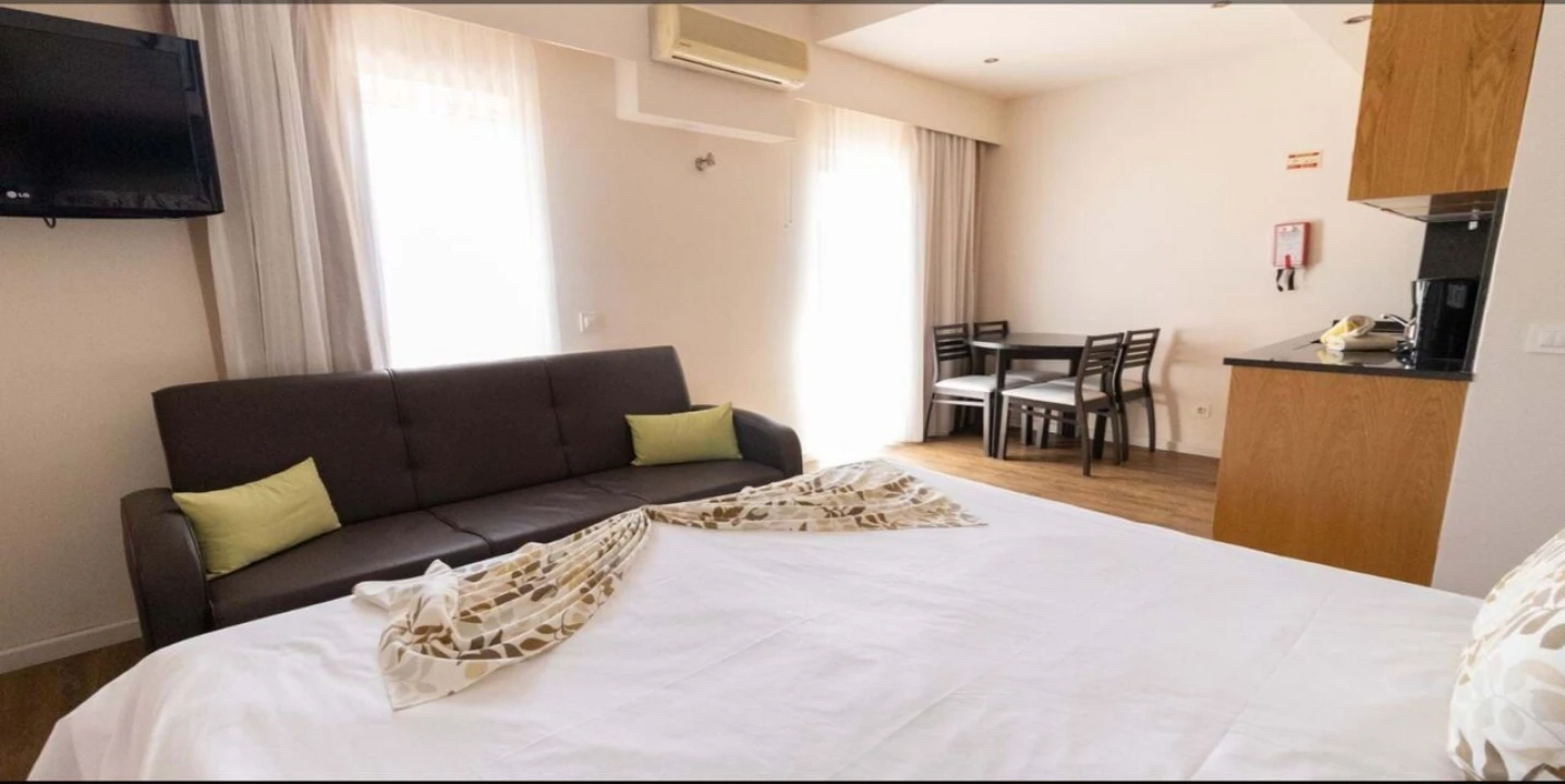 Apartamento T0 para Venda em Alvor Foto 5