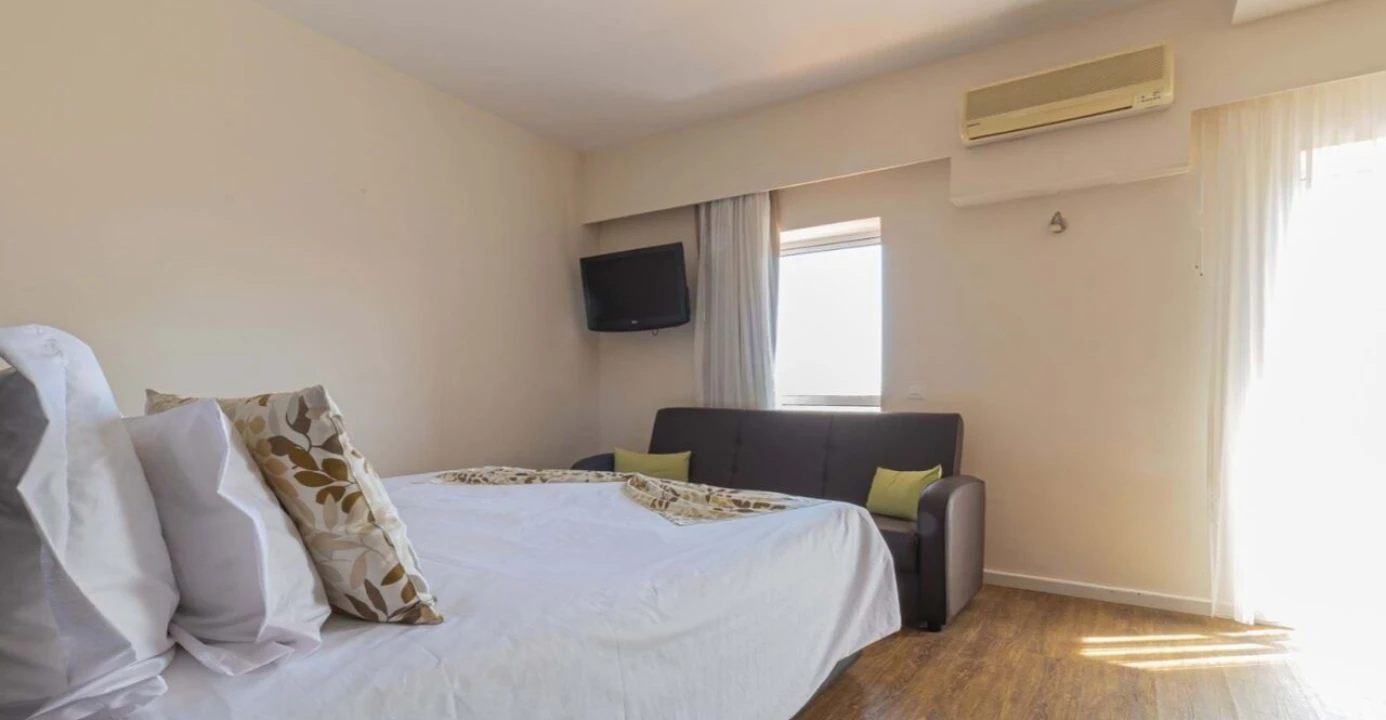 Apartamento T0 para Venda em Alvor Foto 6
