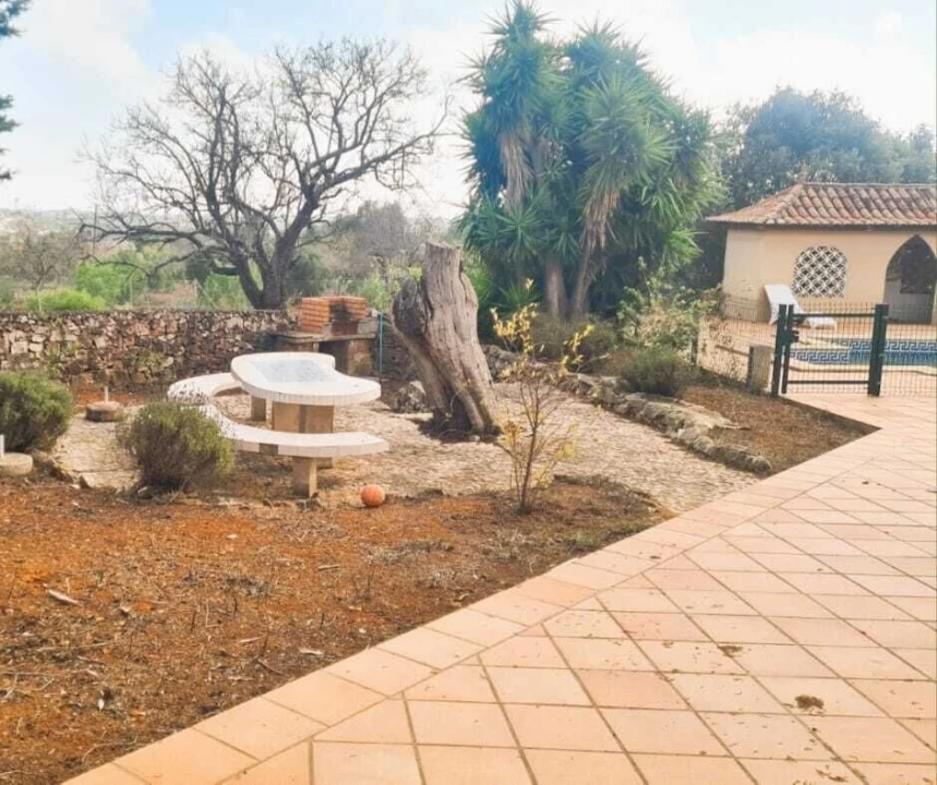 Moradia T5 para Venda em Guia Foto 1