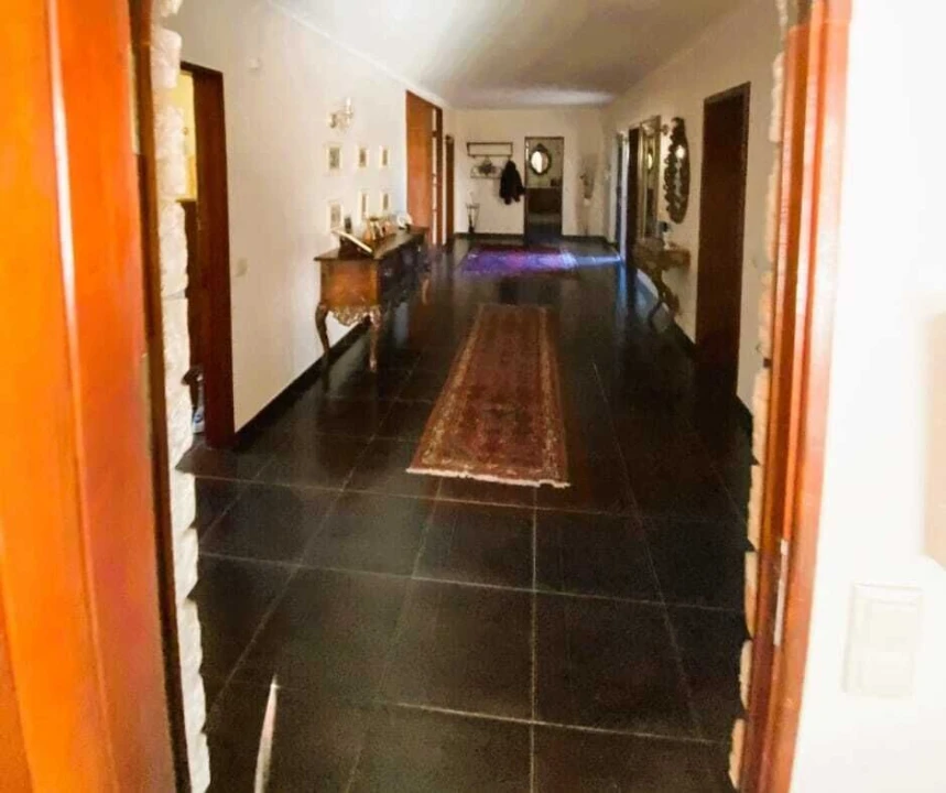 Moradia T5 para Venda em Guia Foto 8