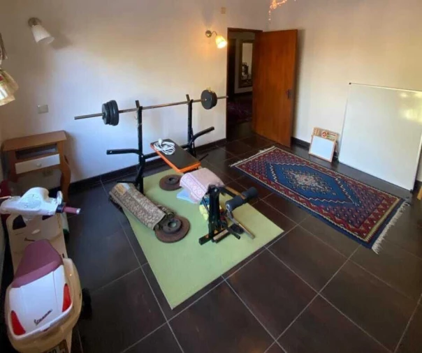 Moradia T5 para Venda em Guia Foto 10