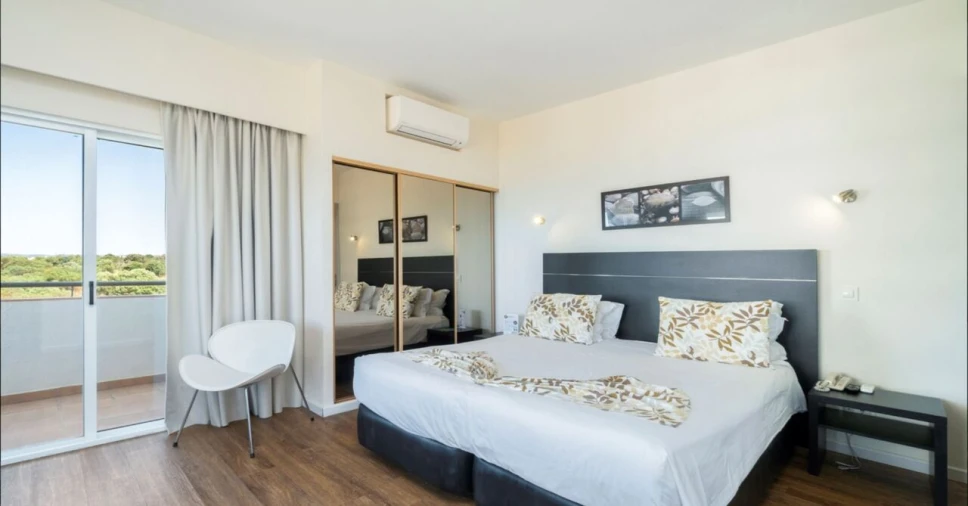 Apartamento T0 para Venda em Alvor Foto 2