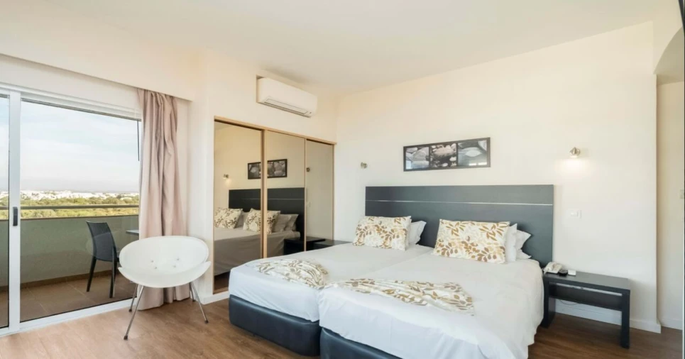 Apartamento T0 para Venda em Alvor Foto 10