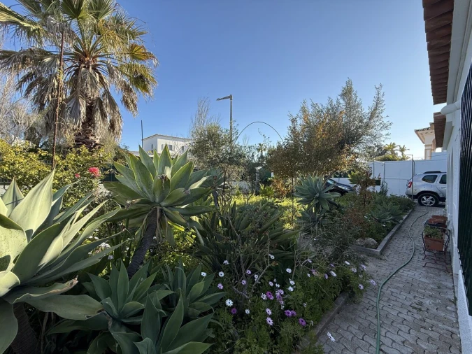 Moradia T5 para Venda em Alvor Foto 3