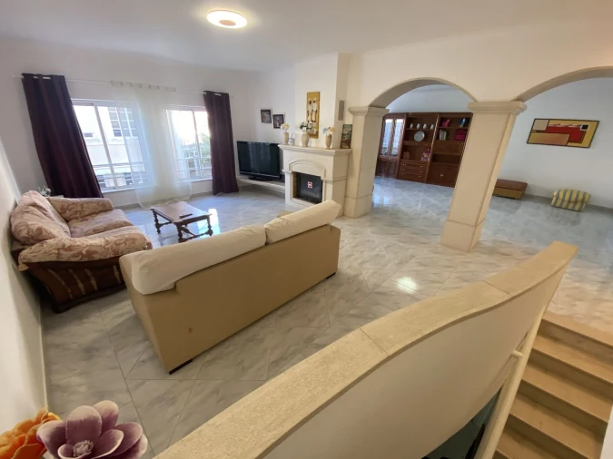 Moradia T7 para Venda em Portimão Foto 1