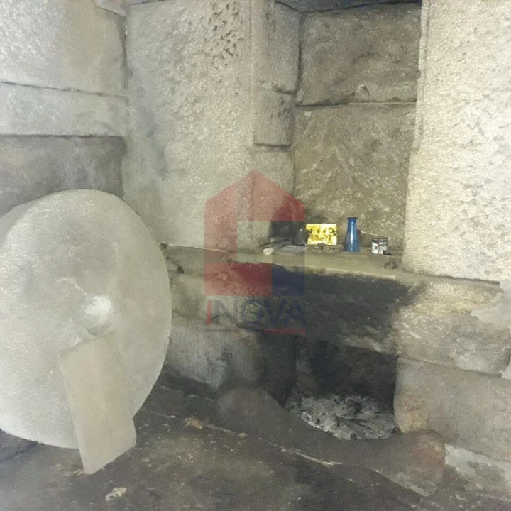 Moradia T0 para Venda em Sabariz Foto 4