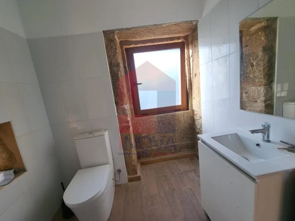 Moradia T4 para Venda em Dossãos Foto 7