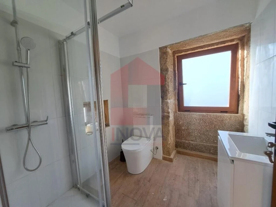 Moradia T4 para Venda em Dossãos Foto 5