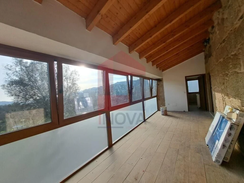 Moradia T4 para Venda em Dossãos Foto 4