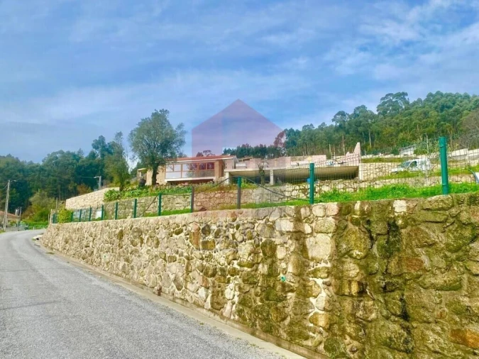 Moradia T4 para Venda em Dossãos