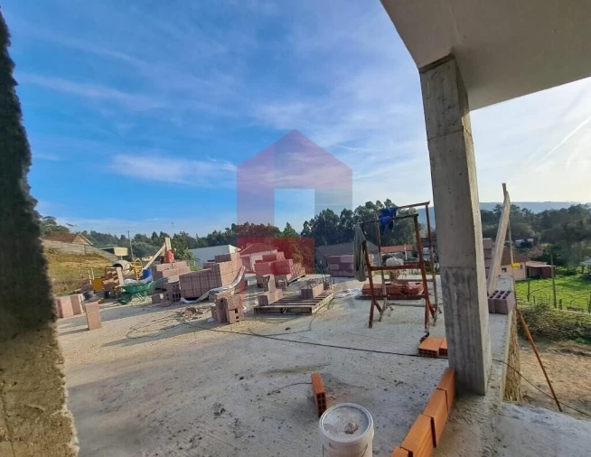 Moradia T4 para Venda em Dossãos Foto 12