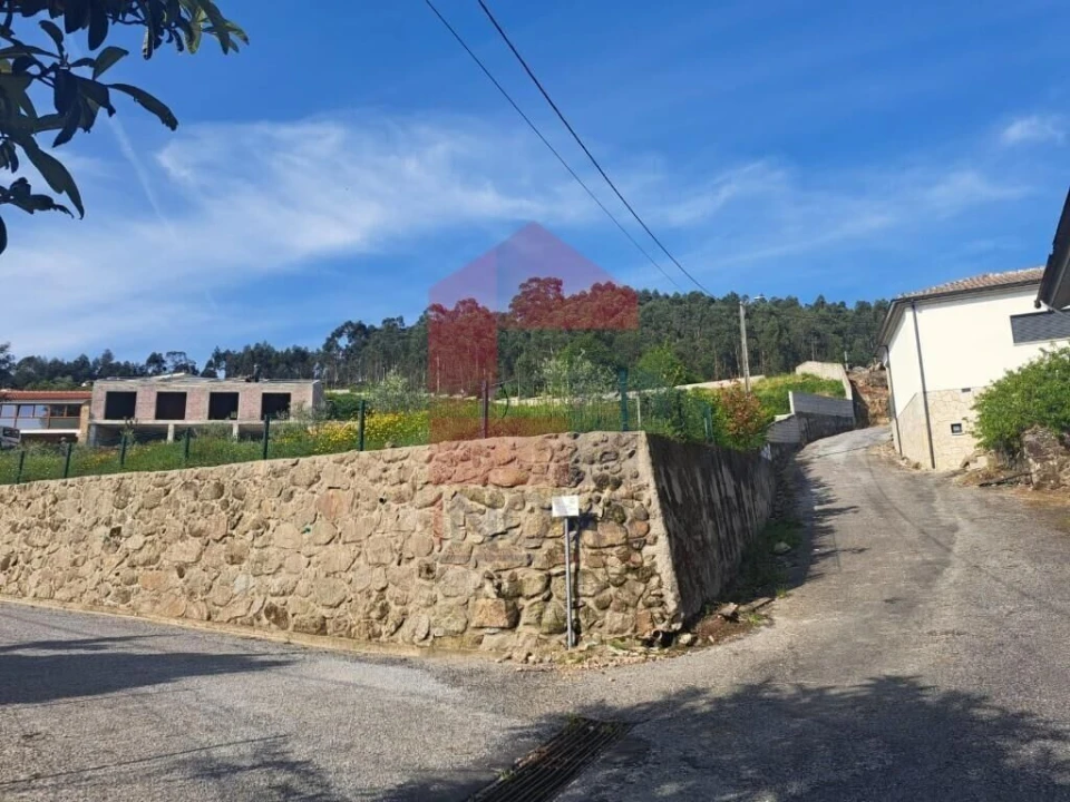 Moradia T4 para Venda em Dossãos Foto 37