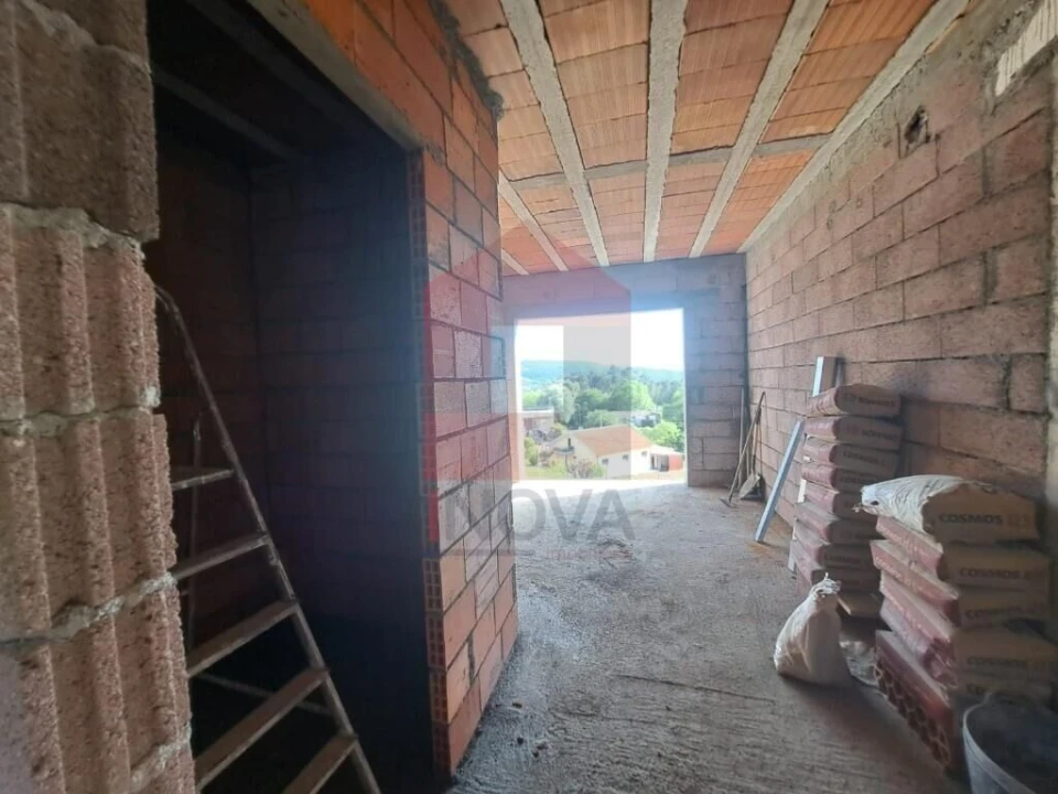 Moradia T4 para Venda em Dossãos Foto 14