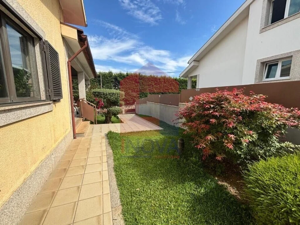 Moradia T3 para Venda em Moure Foto 44